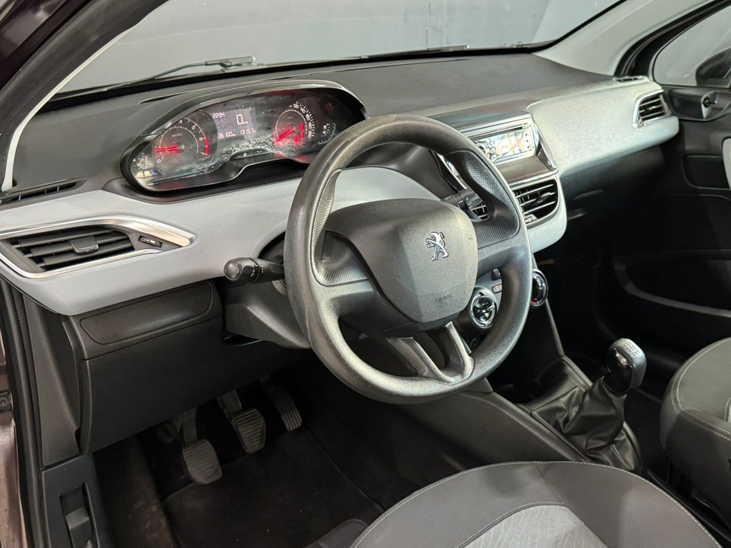 Peugeot 208 Marrom