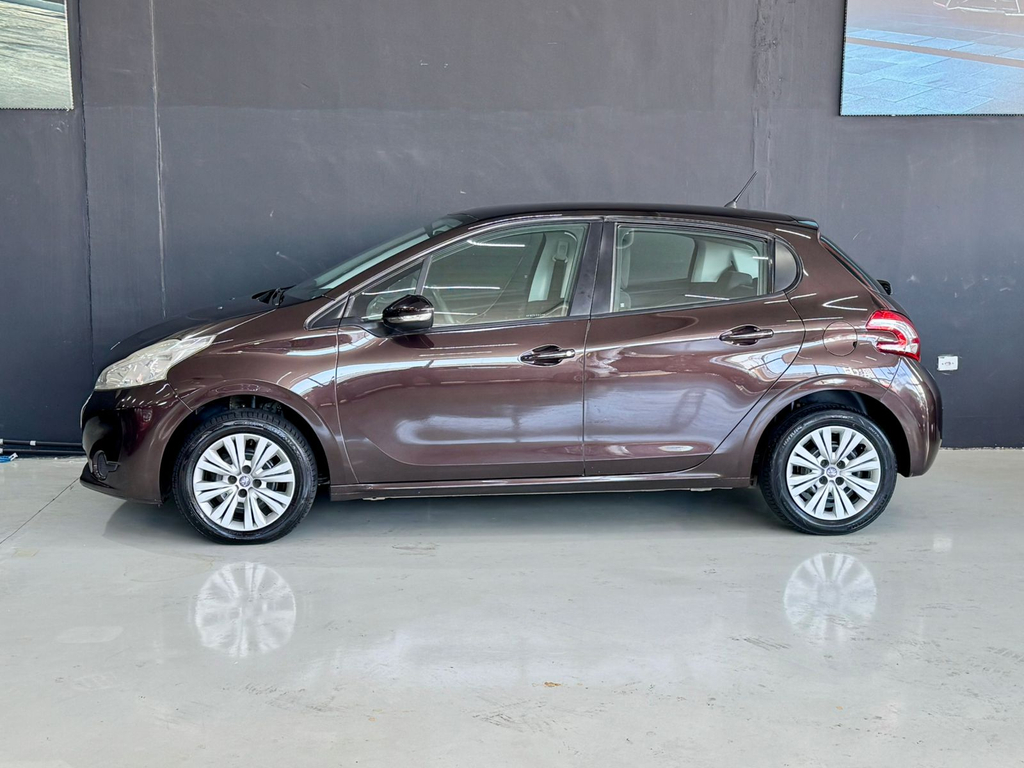 Peugeot 208 Marrom