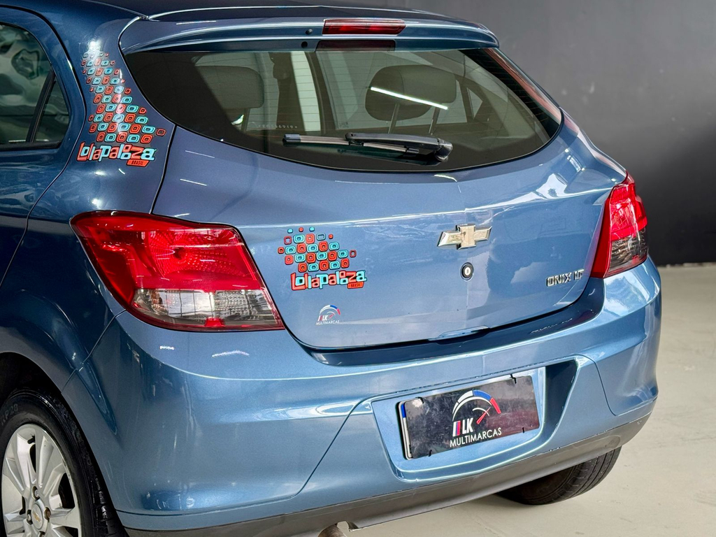 Chevrolet Onix Azul