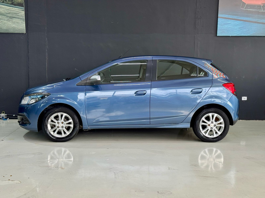 Chevrolet Onix Azul