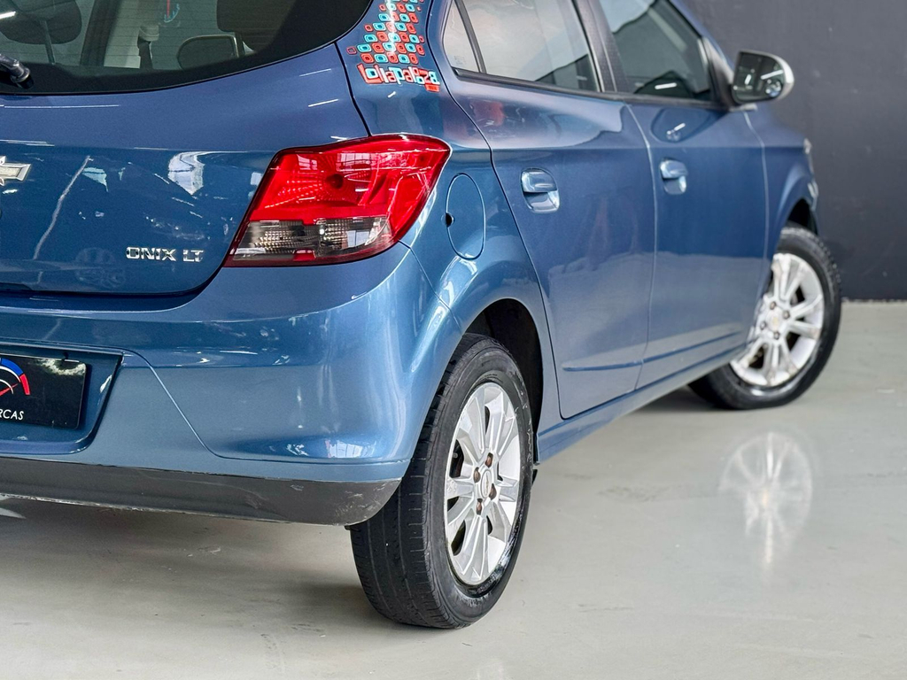 Chevrolet Onix Azul
