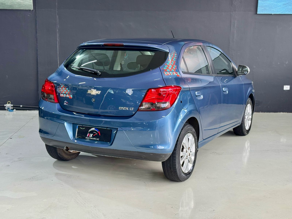 Chevrolet Onix Azul