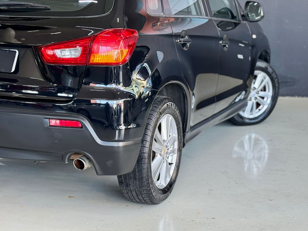Mitsubishi ASX Preto