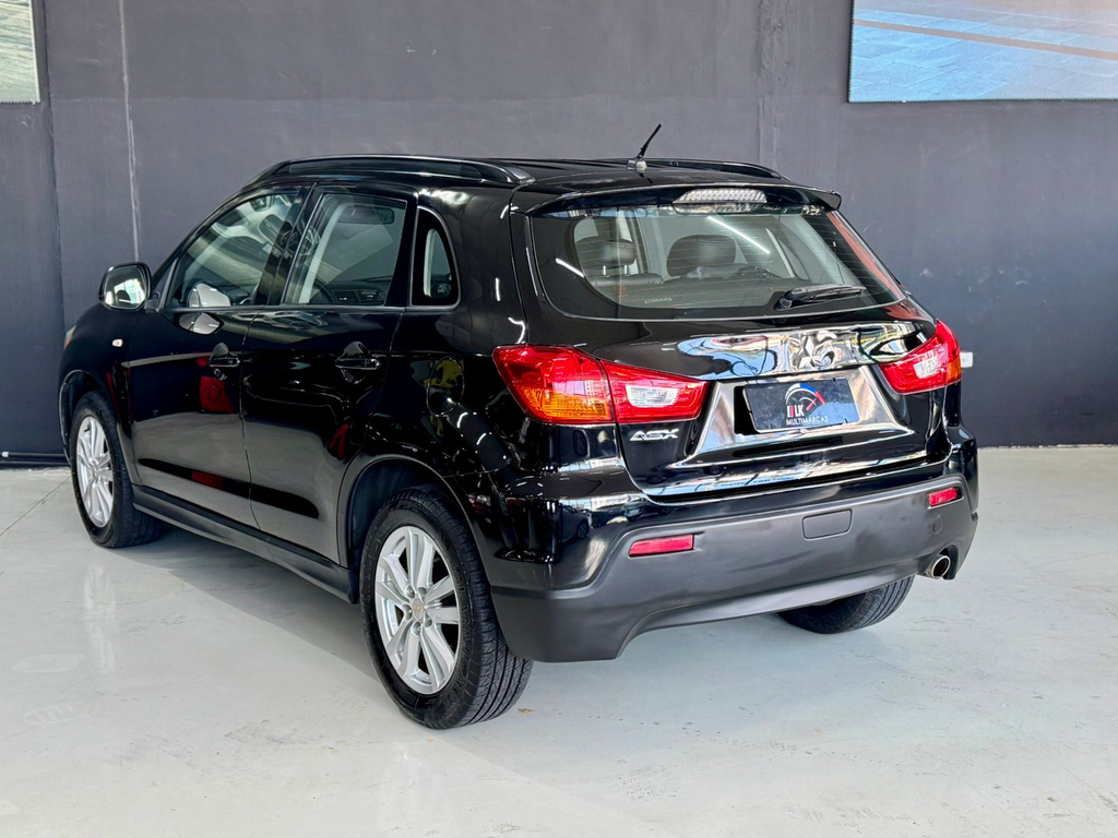 Mitsubishi ASX Preto