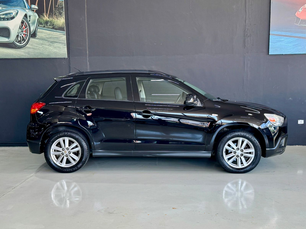 Mitsubishi ASX Preto