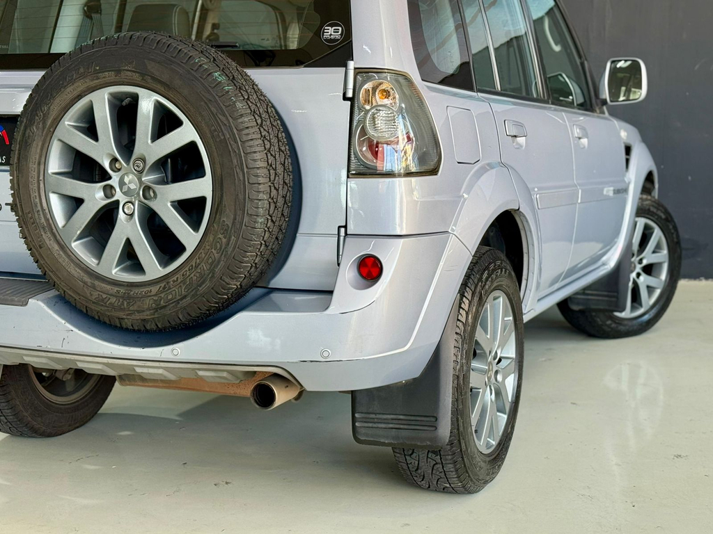 Mitsubishi Pajero TR4 Prata