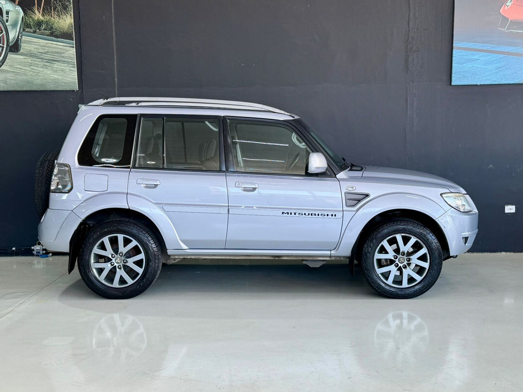 Mitsubishi Pajero TR4 Prata