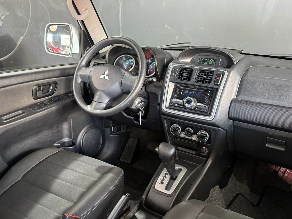 Mitsubishi Pajero TR4 Prata