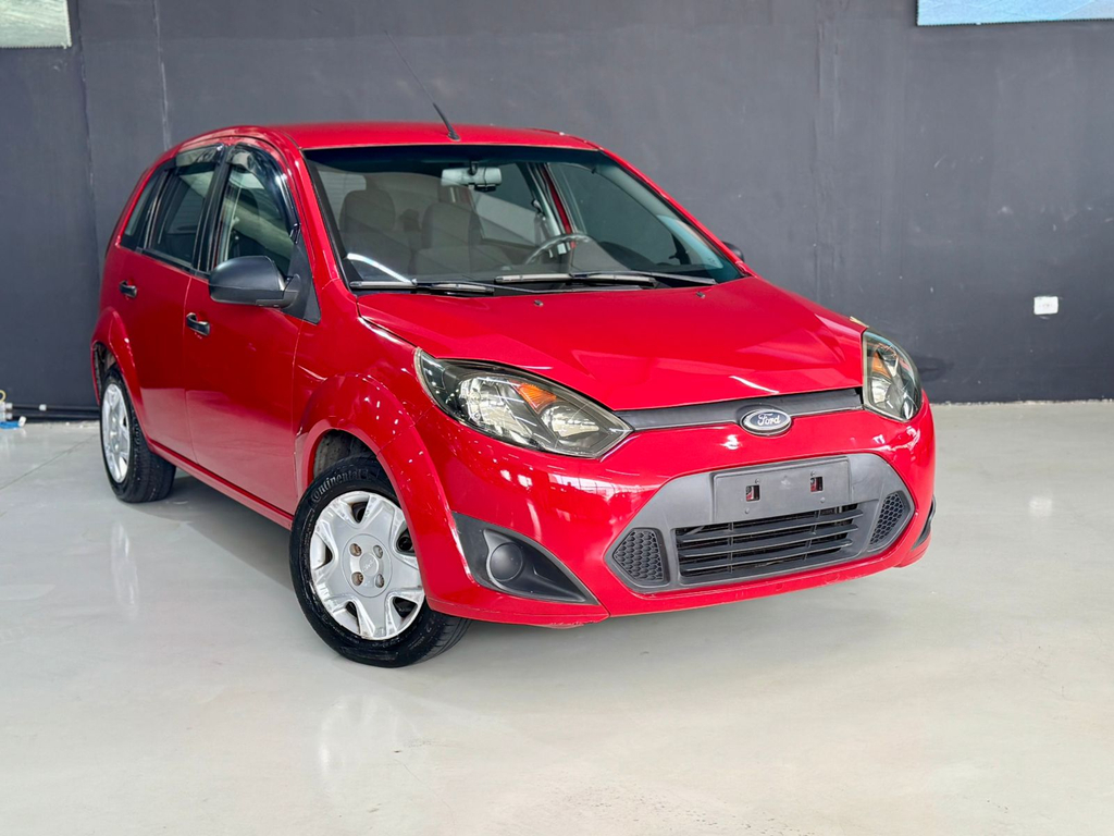 Ford Fiesta Hatch Vermelho