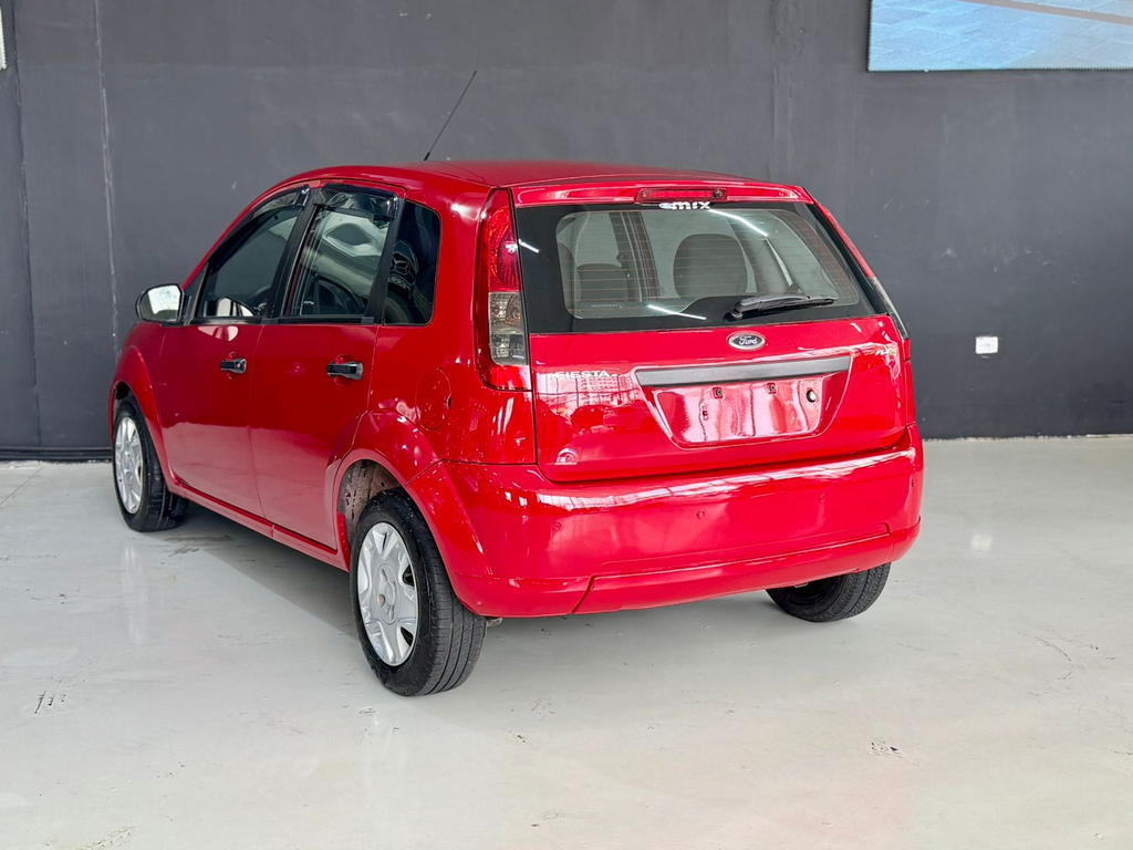 Ford Fiesta Hatch Vermelho