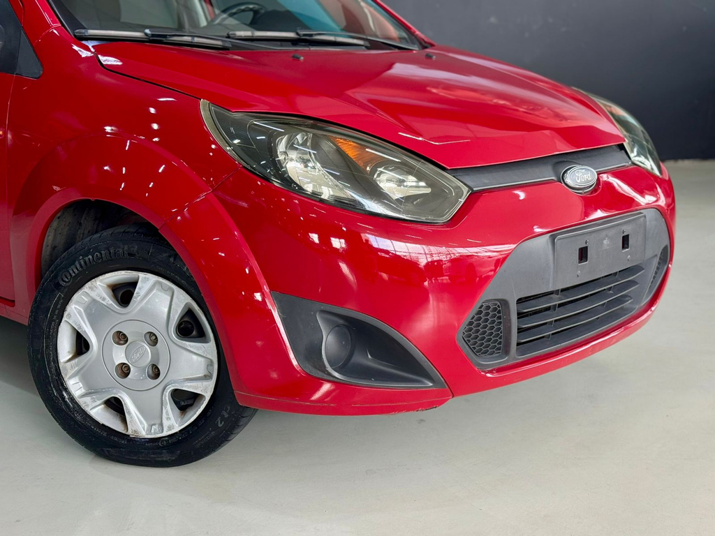 Ford Fiesta Hatch Vermelho