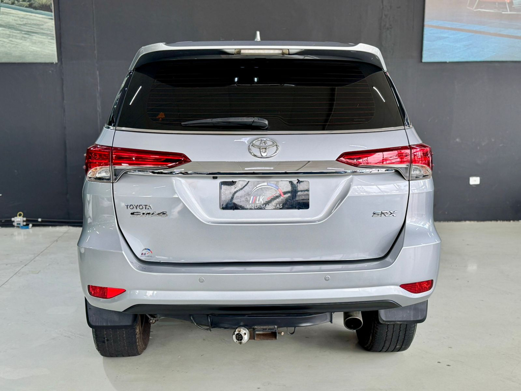 Toyota Hilux Prata