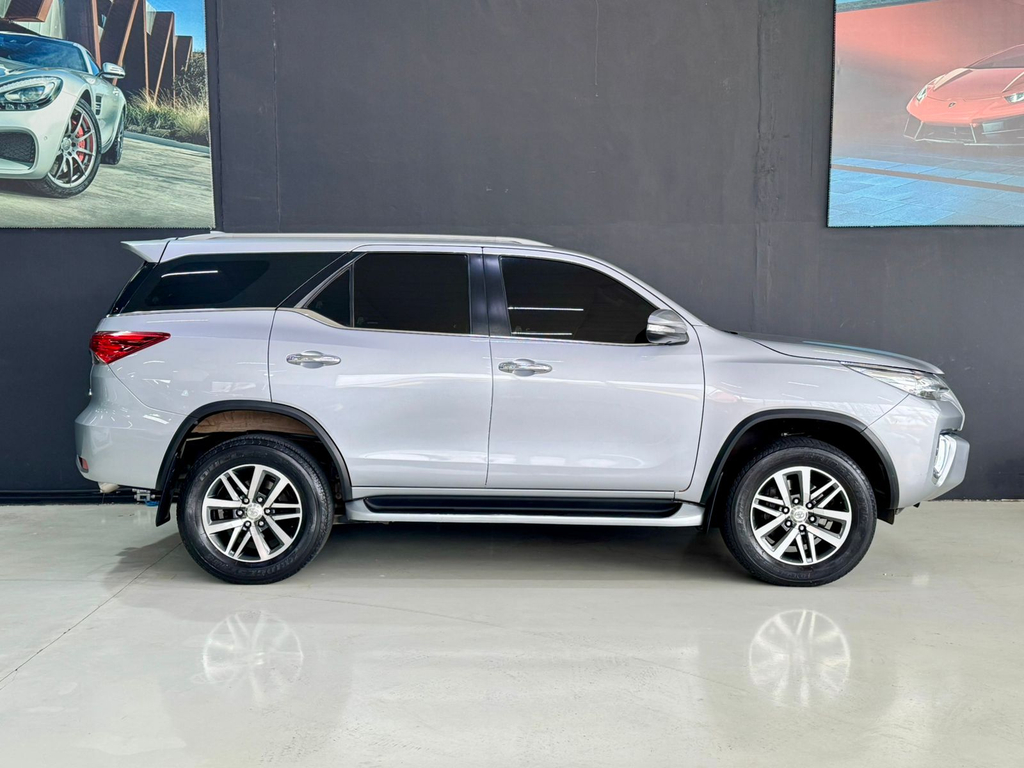 Toyota Hilux Prata