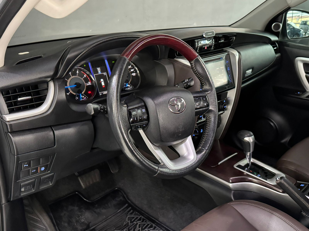 Toyota Hilux Prata