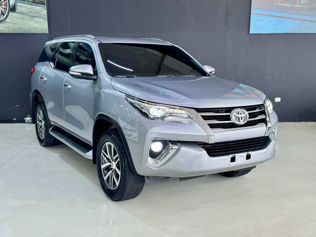 Toyota Hilux Prata