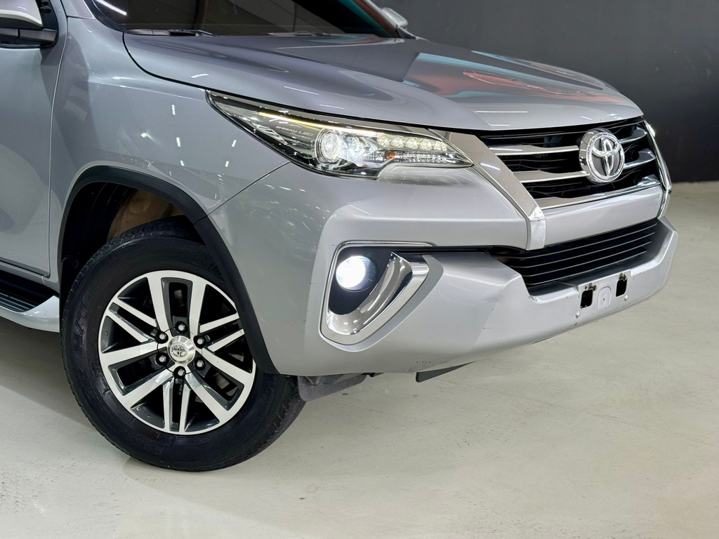 Toyota Hilux Prata