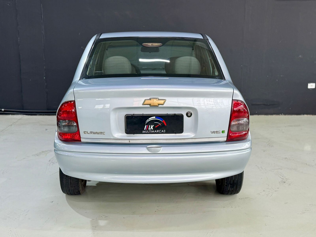Chevrolet Classic Prata