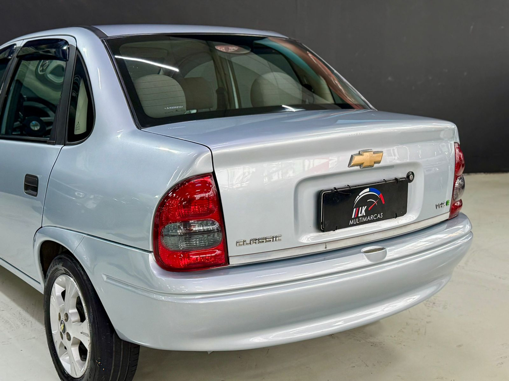 Chevrolet Classic Prata