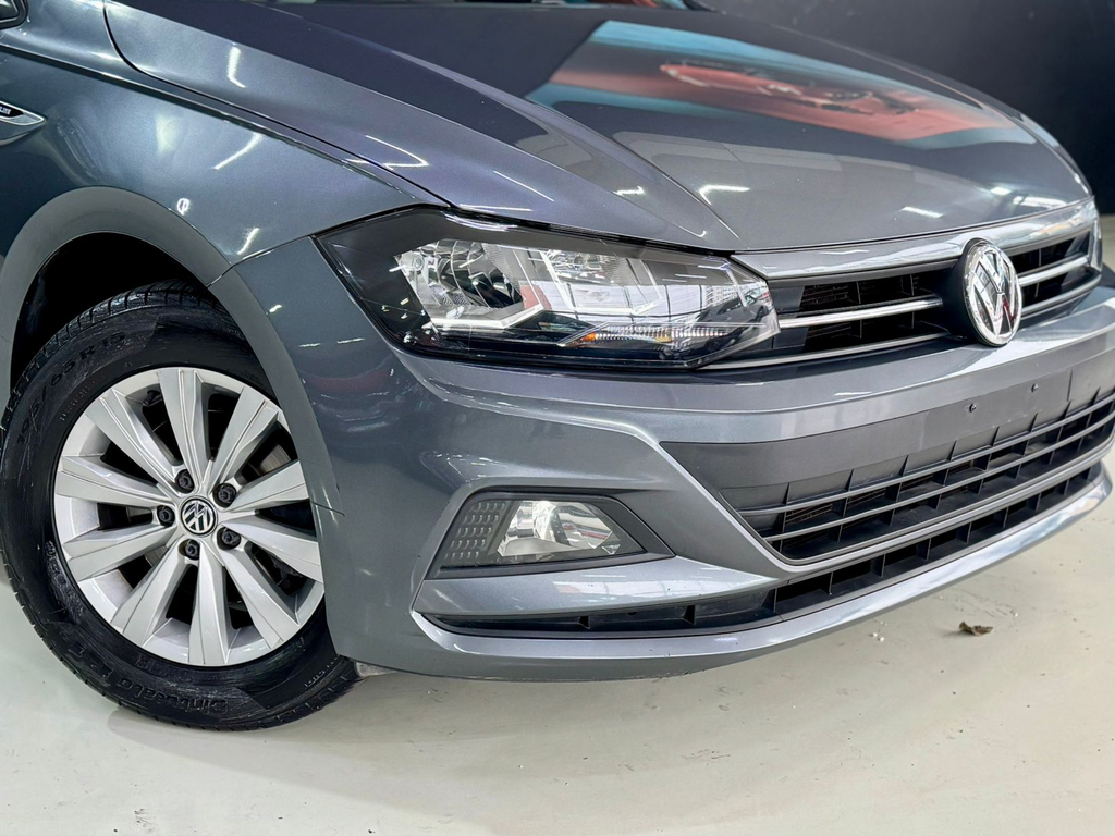 Volkswagen Virtus Cinza