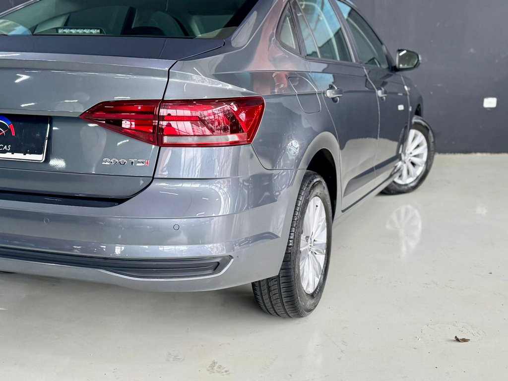 Volkswagen Virtus Cinza