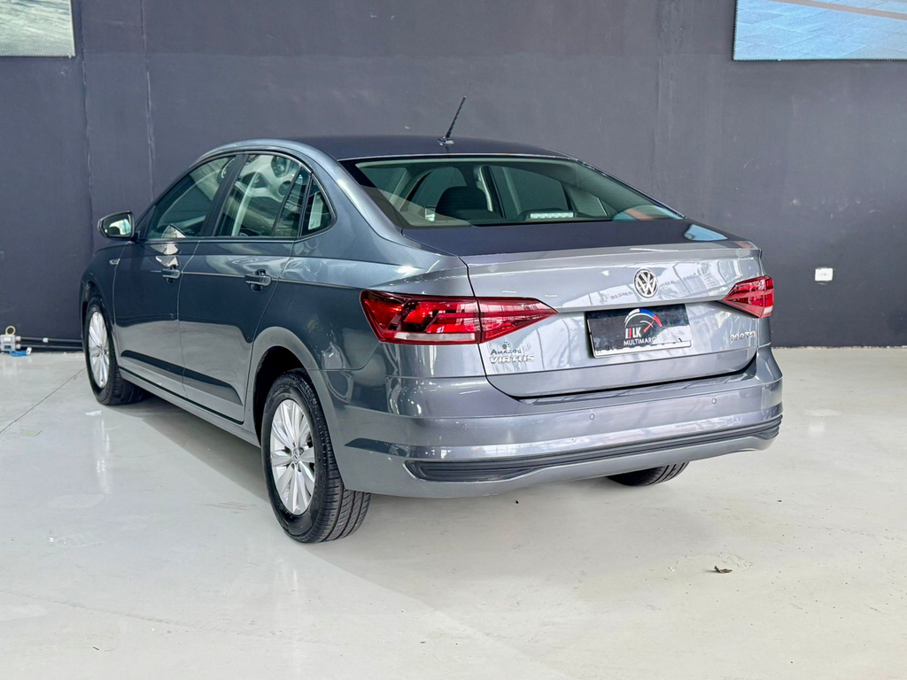 Volkswagen Virtus Cinza