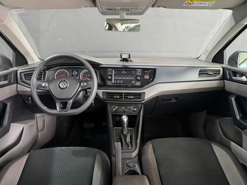 Volkswagen Virtus Cinza