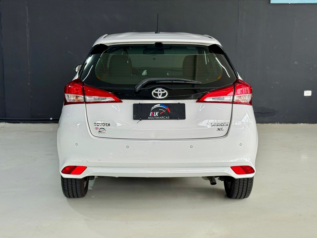 Toyota Yaris Branco