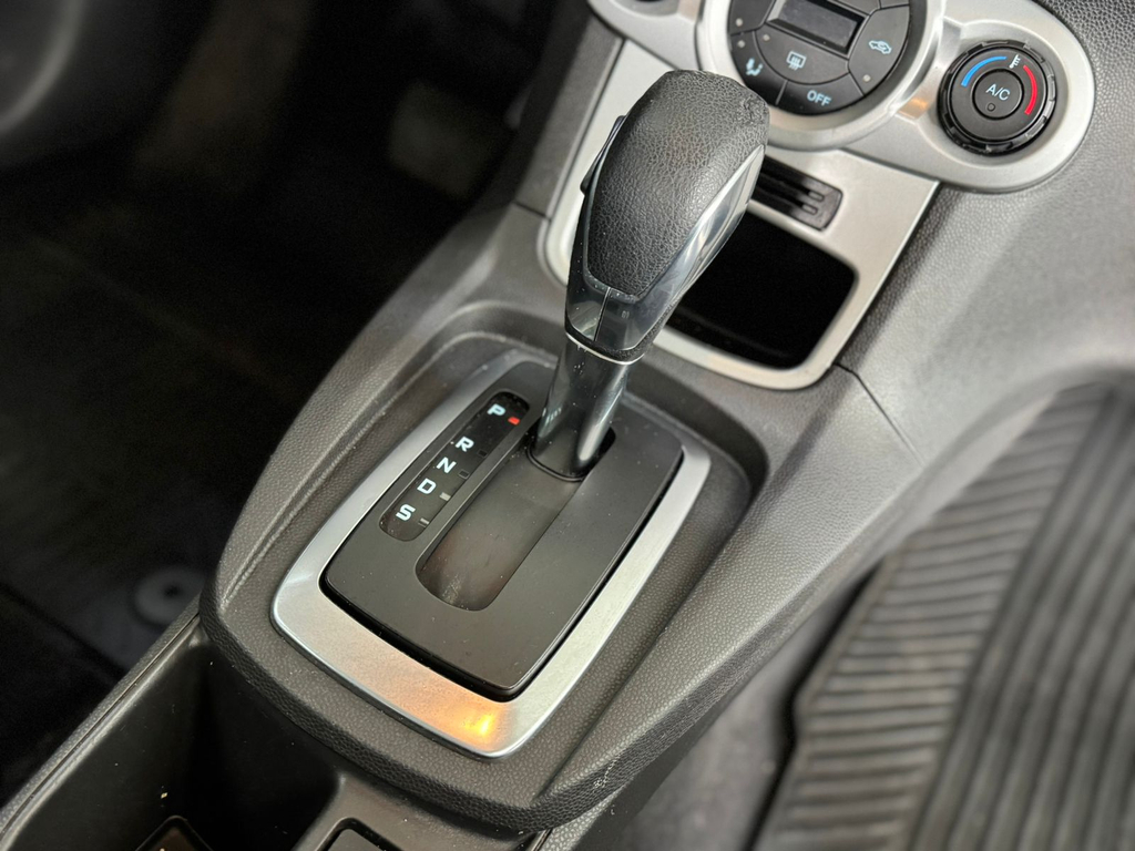 Ford New Fiesta Hatch Prata