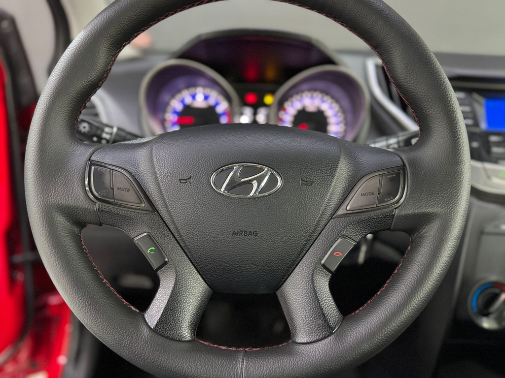 Hyundai HB20 Vermelho