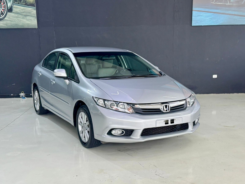 Honda Civic Sedan Prata