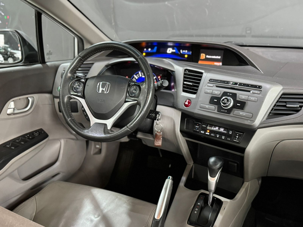 Honda Civic Sedan Prata