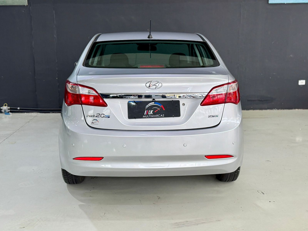 Hyundai HB20S Prata