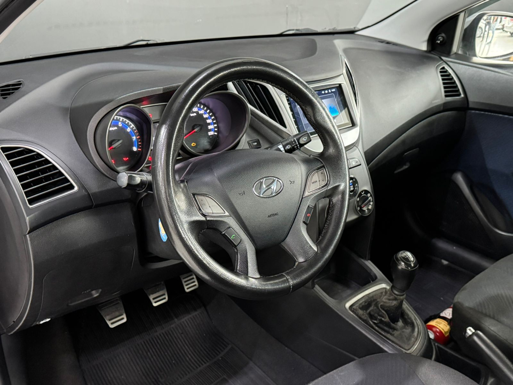 Hyundai HB20S Prata