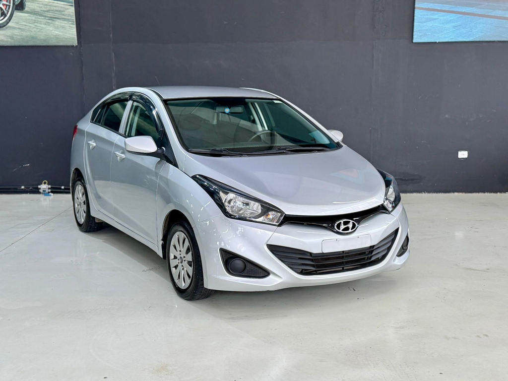 Hyundai HB20S Prata