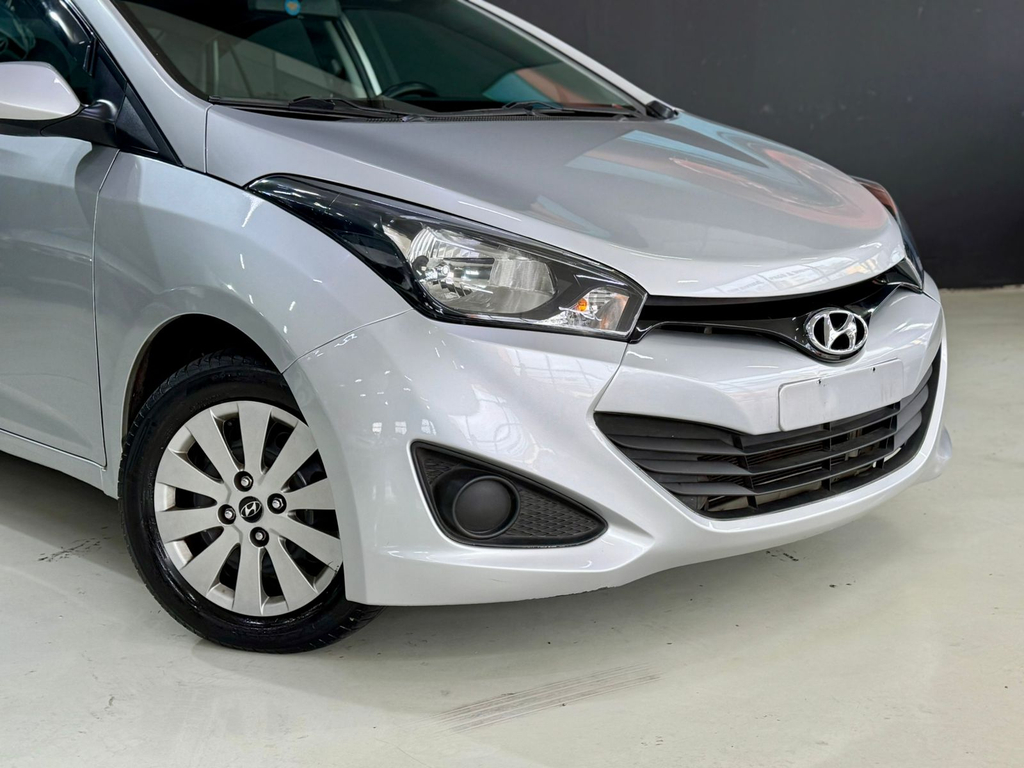 Hyundai HB20S Prata