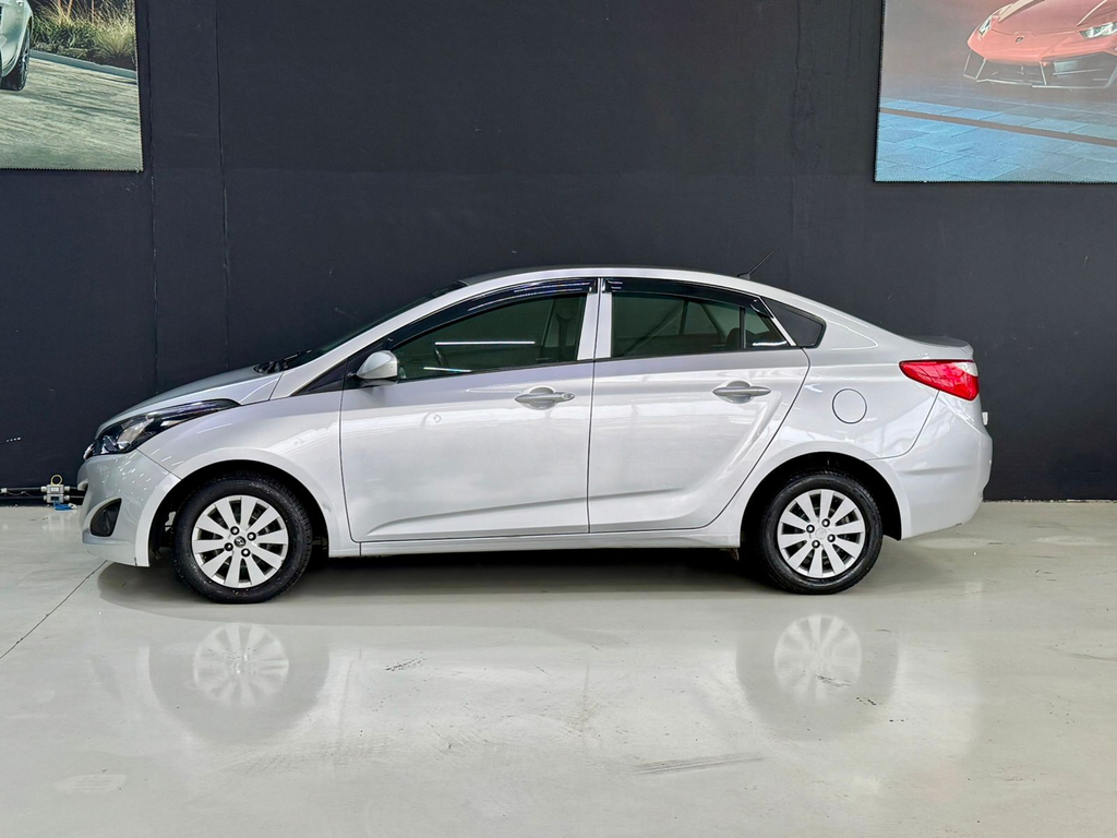 Hyundai HB20S Prata