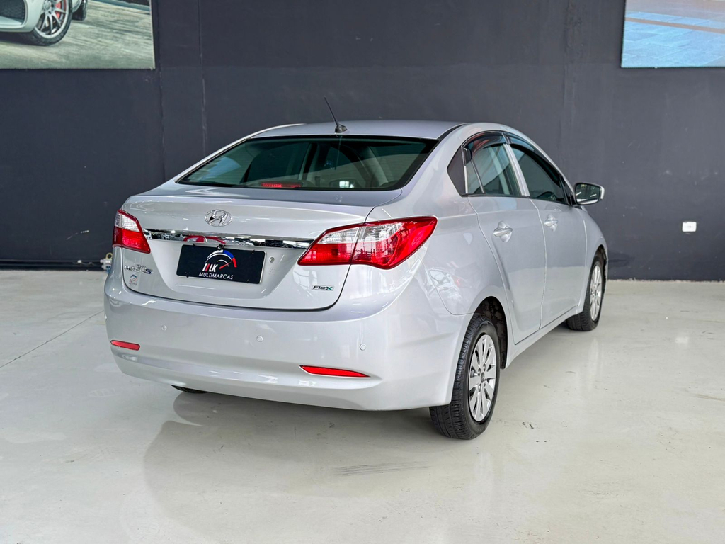 Hyundai HB20S Prata