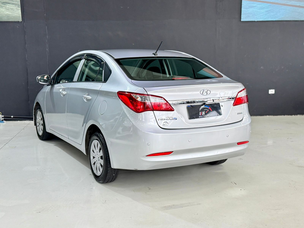 Hyundai HB20S Prata