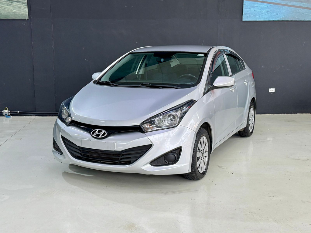 Hyundai HB20S Prata