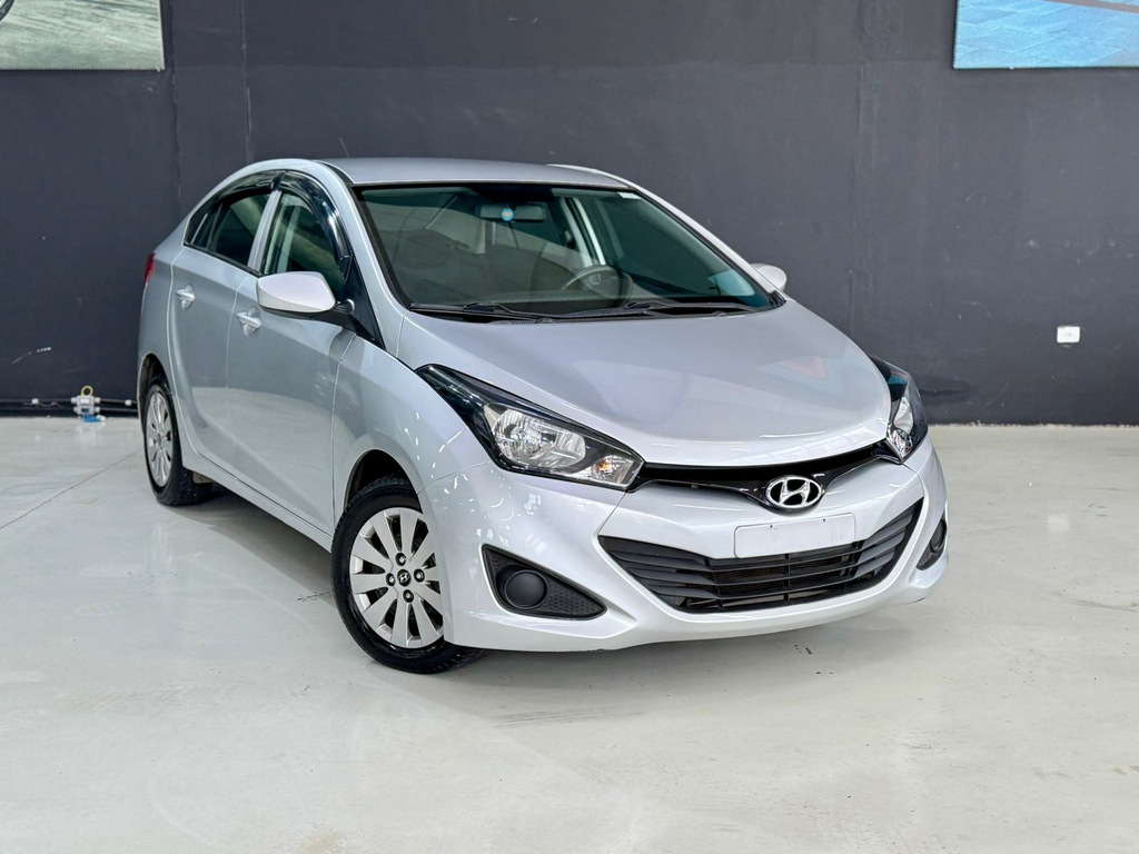 Hyundai HB20S Prata