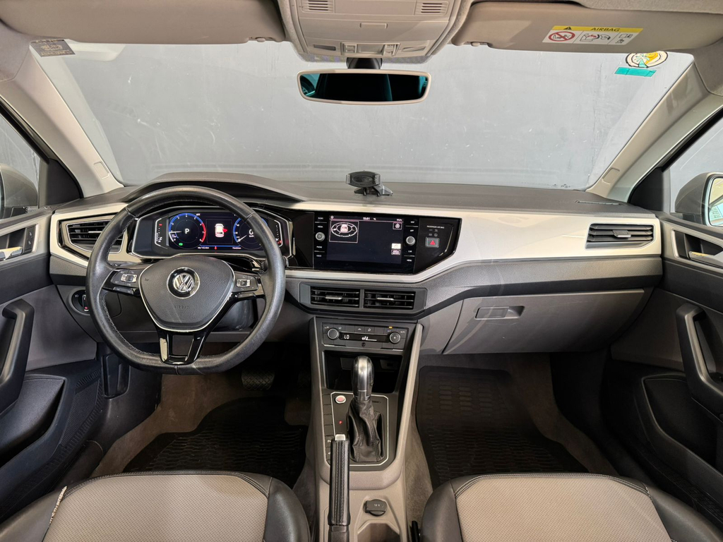 Volkswagen Polo Hatch Prata