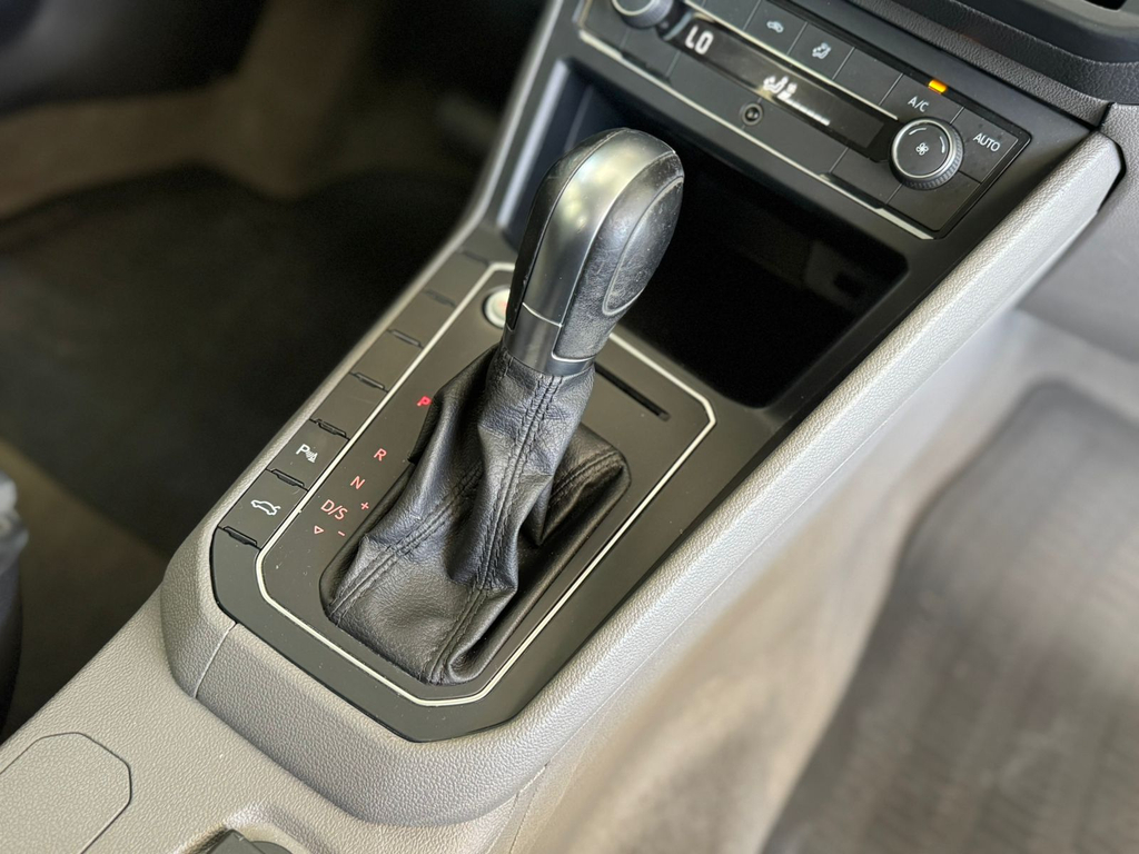 Volkswagen Polo Hatch Prata