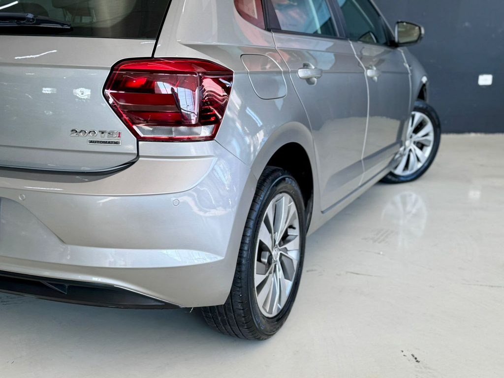 Volkswagen Polo Hatch Prata