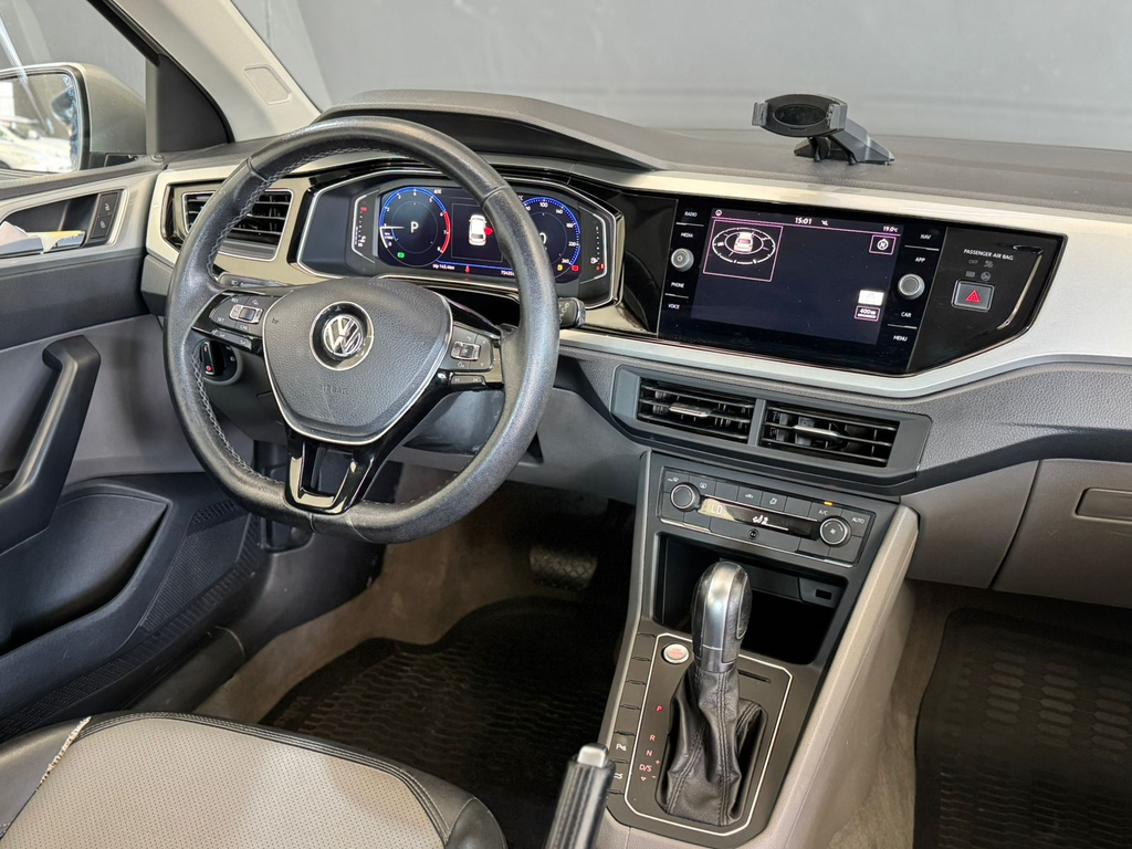 Volkswagen Polo Hatch Prata