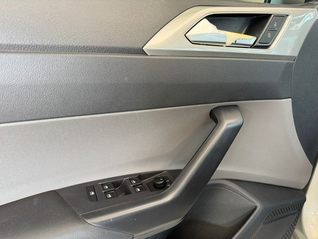 Volkswagen Polo Hatch Prata