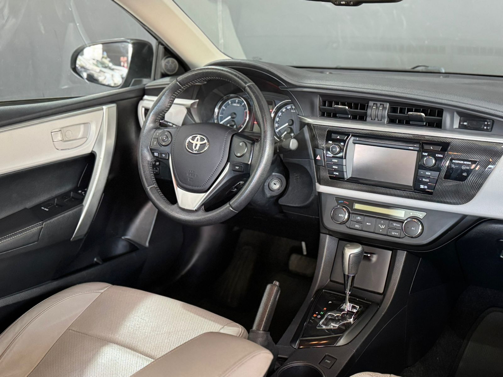 Toyota Corolla Preto