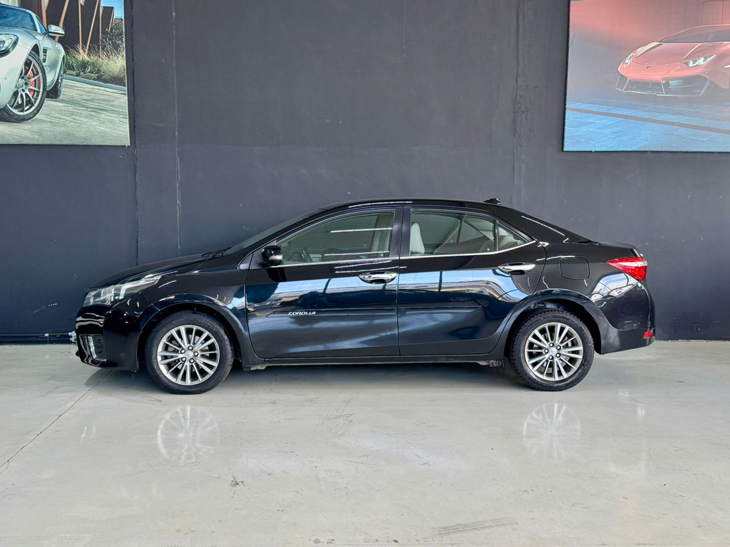 Toyota Corolla Preto