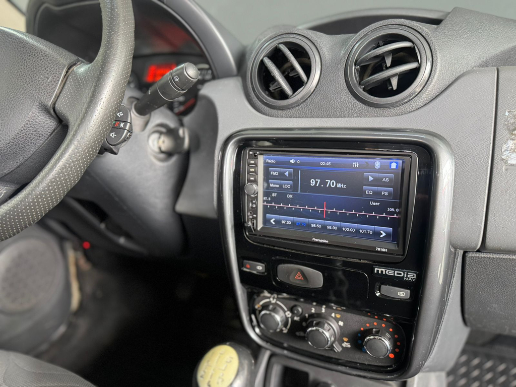 Renault Duster Preto