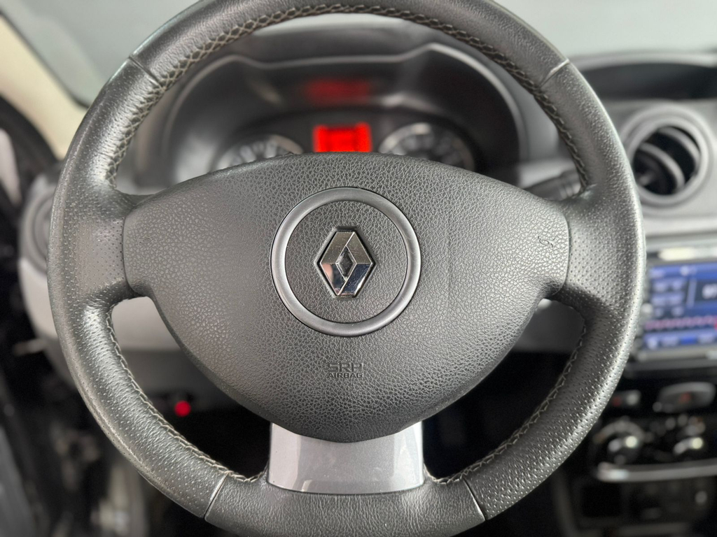 Renault Duster Preto