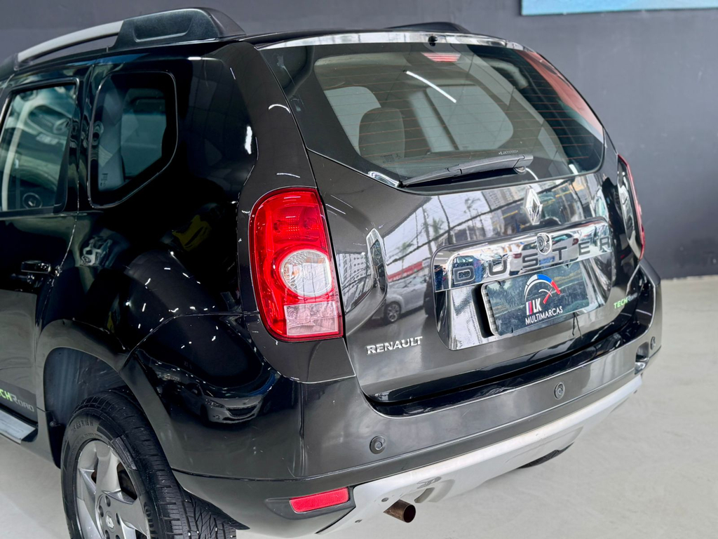 Renault Duster Preto